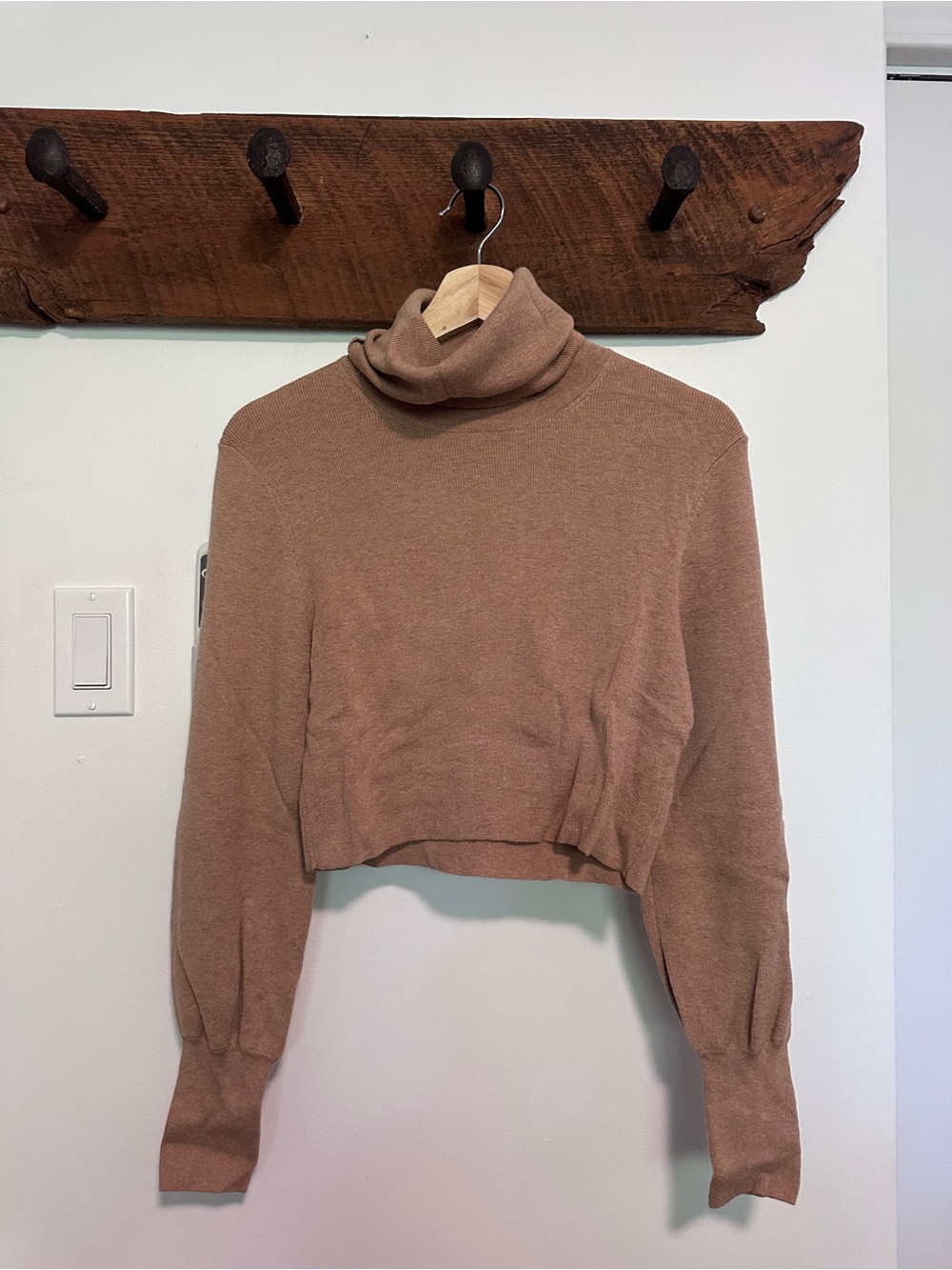 Wilfred Cropped Turtleneck Sweater - Brown